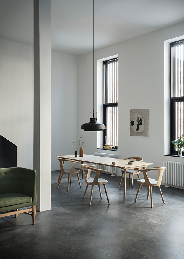 Tisch und Stuhl InBetween von &TRADITION bei DANIA Trier – skandinavisches Design 